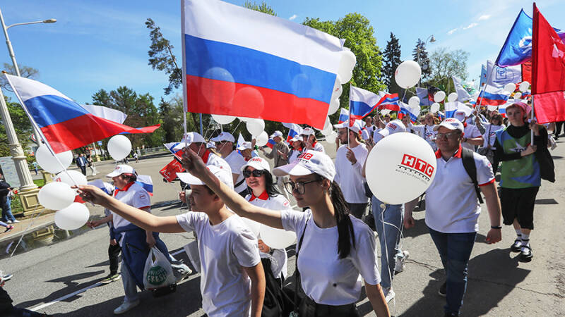 Первомайское шествие проходит в Москве