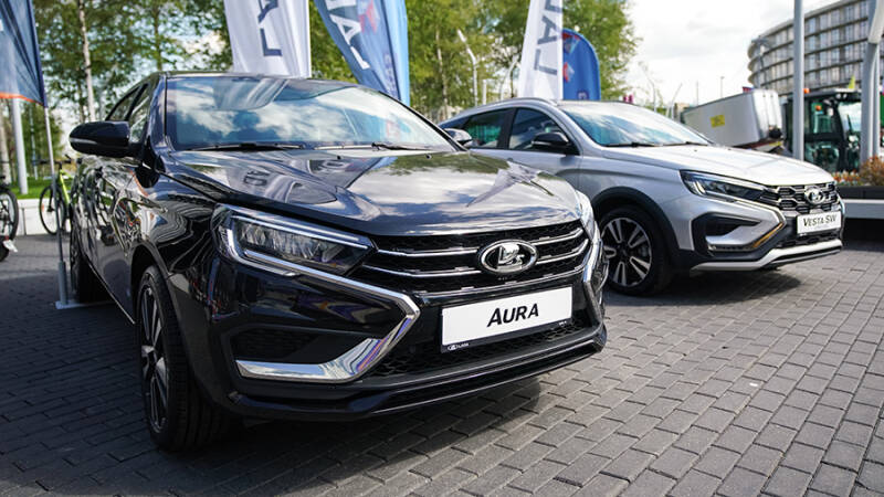 АвтоВАЗ приостановил выпуск топовых Lada Vesta