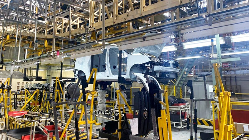 АвтоВАЗ остановит выпуск автомобилей на три недели